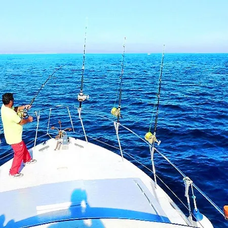 Luxury Penthouse Wstunning Sea Views, Walk To Gale *