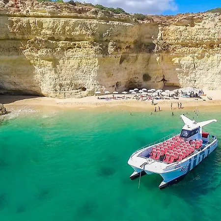 Luxury Penthouse Wstunning Sea Views, Walk To Gale *