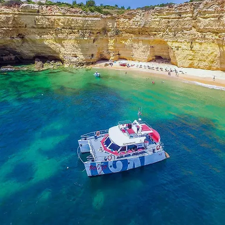 Luxury Penthouse Wstunning Sea Views, Walk To Gale