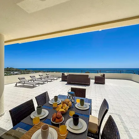 Luxury Penthouse Wstunning Sea Views, Walk To Galé