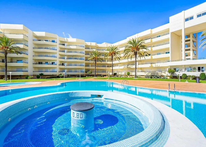 Luxury Penthouse Wstunning Sea Views, Walk To Gale *