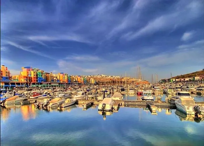 Luxury Penthouse Wstunning Sea Views, Walk To Gale Apartman