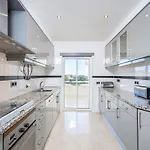 Luxury Penthouse Wstunning Sea Views, Walk To Gale Lägenhet Albufeira