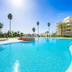 Lägenhet Luxury Penthouse Wstunning Sea Views, Walk To Gale