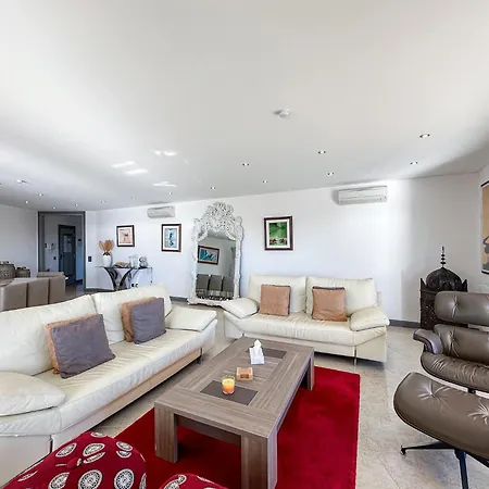 Luxury Penthouse Wstunning Sea Views, Walk To Galé Appartamento