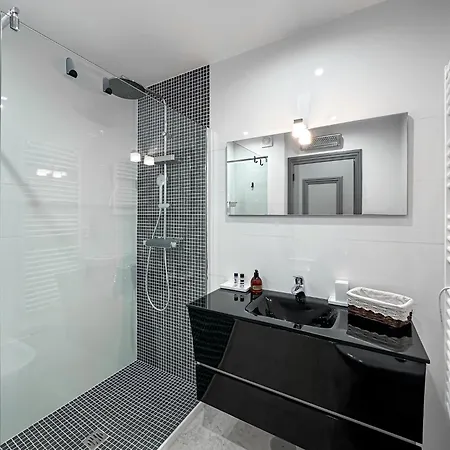 Luxury Penthouse Wstunning Sea Views, Walk To Galé