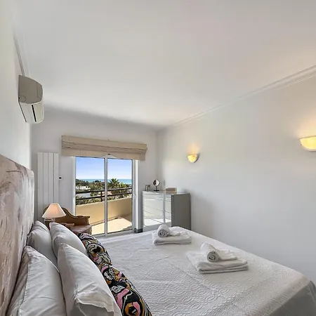Luxury Penthouse Wstunning Sea Views, Walk To Galé Albufeira