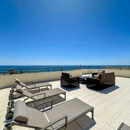 Lägenhet Luxury Penthouse Wstunning Sea Views, Walk To Gale