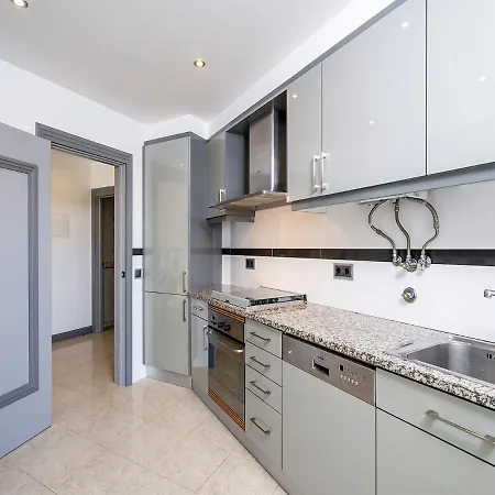 Διαμέρισμα Luxury Penthouse Wstunning Sea Views, Walk To Gale