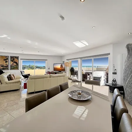 Luxury Penthouse Wstunning Sea Views, Walk To Gale Διαμέρισμα *