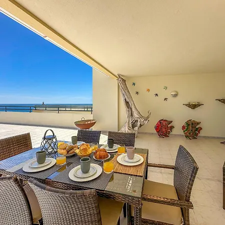 Διαμέρισμα Luxury Penthouse Wstunning Sea Views, Walk To Gale Αλμπουφέιρα